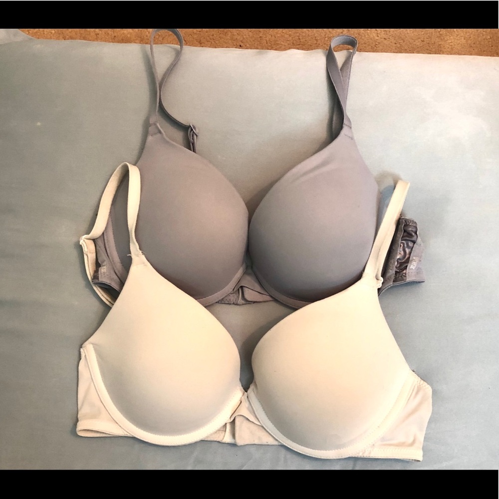 2 VS PINK bras